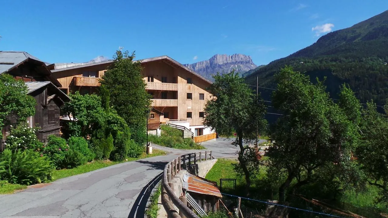 Апартаменты Spacious And Stylish Flat At The Foot Of The Mont-Blanc Ideal For Ski In Ski Out Лез-Уш